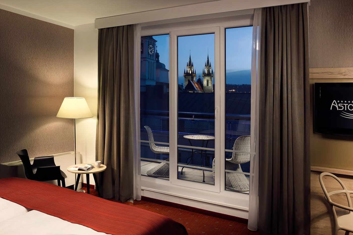 Astoria-Hotel-Room-7