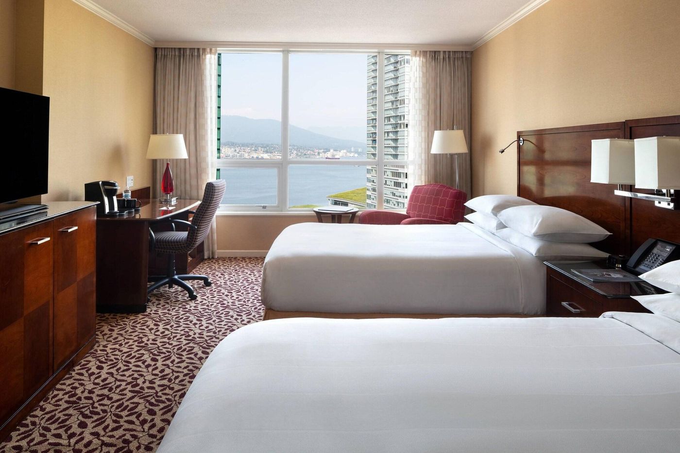 Vancouver-Marriott-Pinnacle-Downtown-Room-11