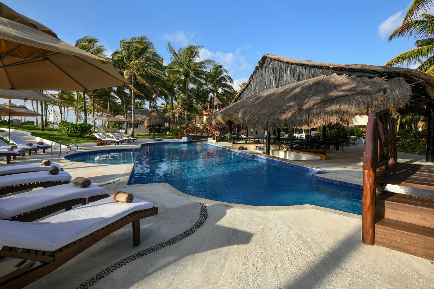 El Dorado Casitas Royale by Karisma 14.10