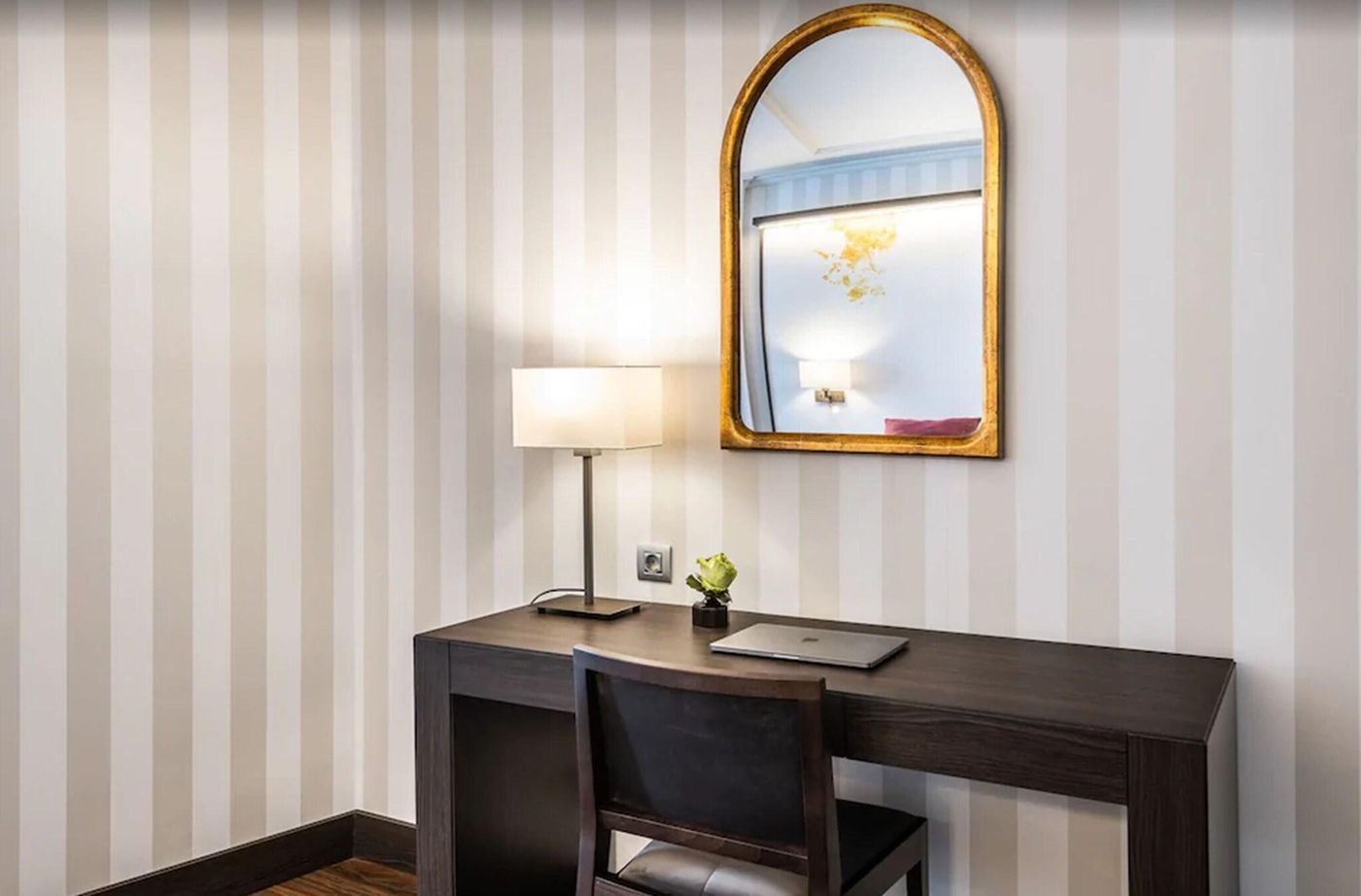 Palacio-San-Martin-Room-30