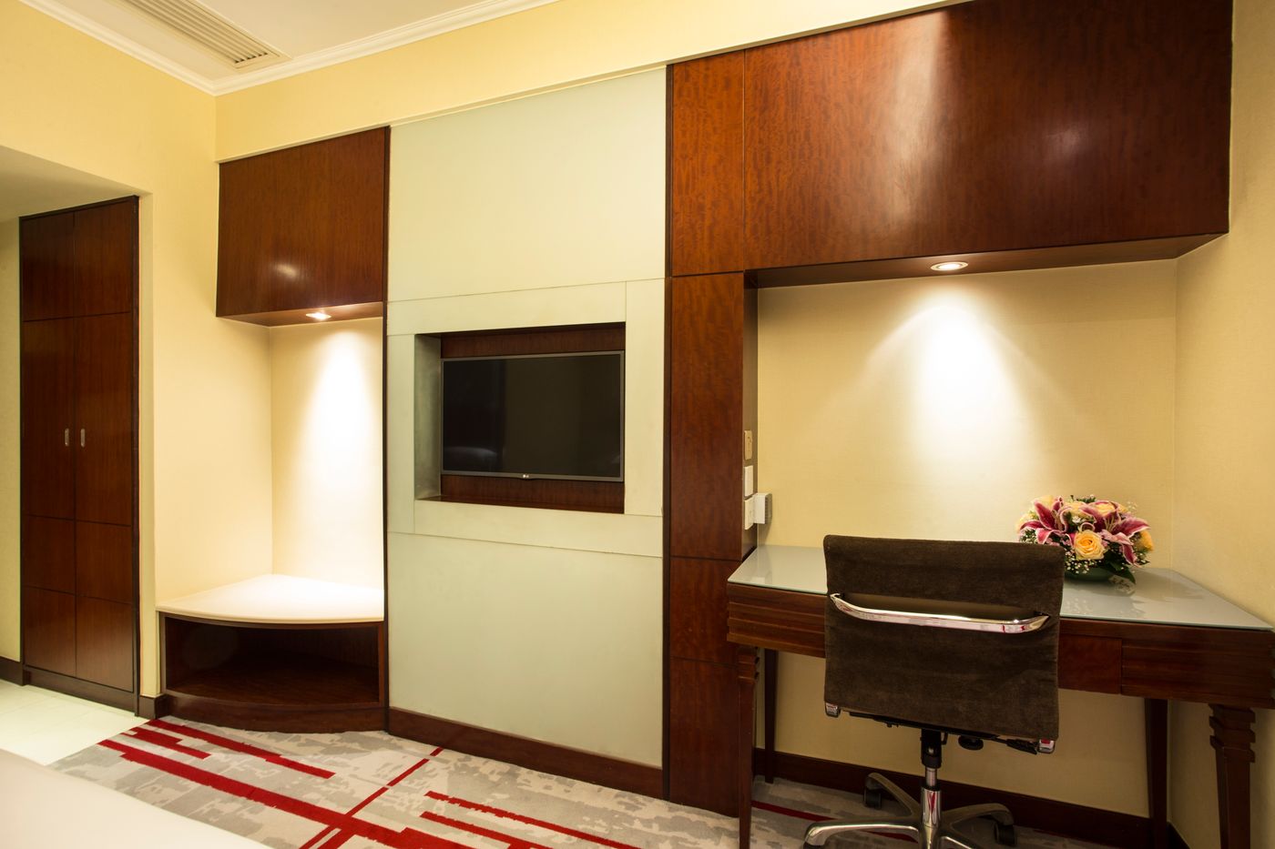 Wharney-Hotel-Room-35