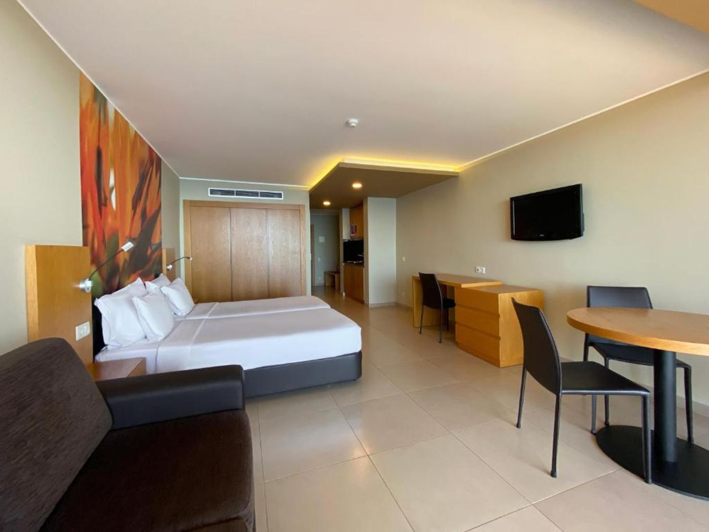 The-Views-Oasis-Room-20