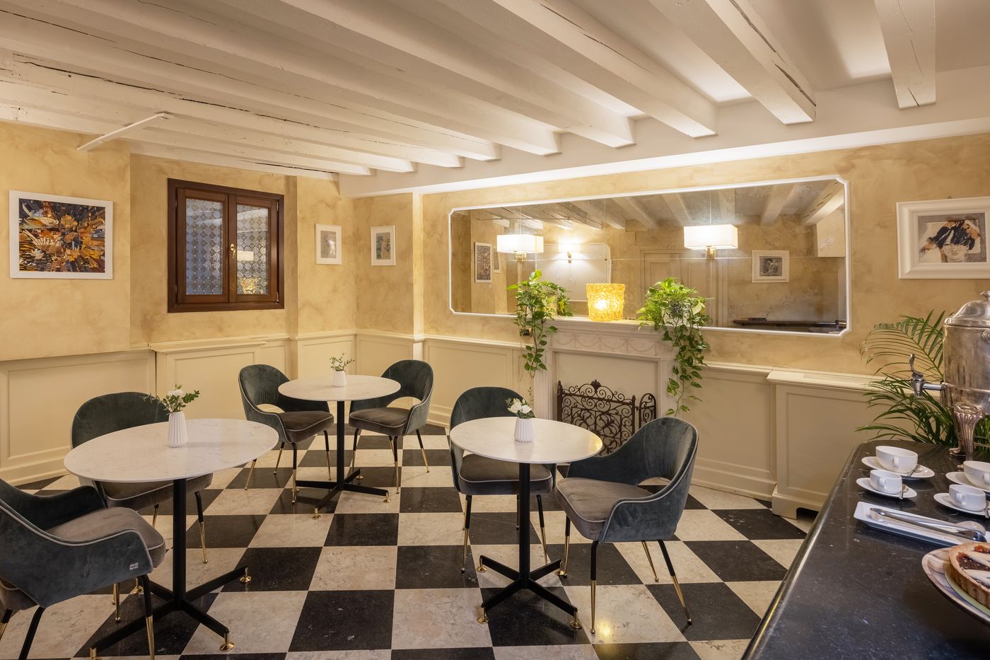 Maison-Venezia-UNA-Esperienze-Lobby-14