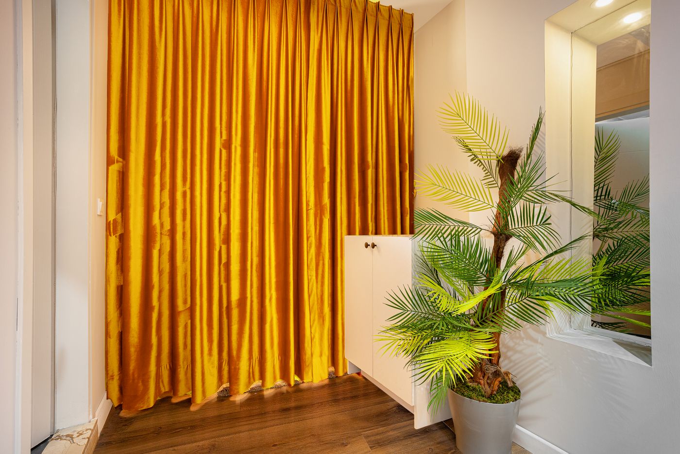 Port-Galata-Suites-Room-10