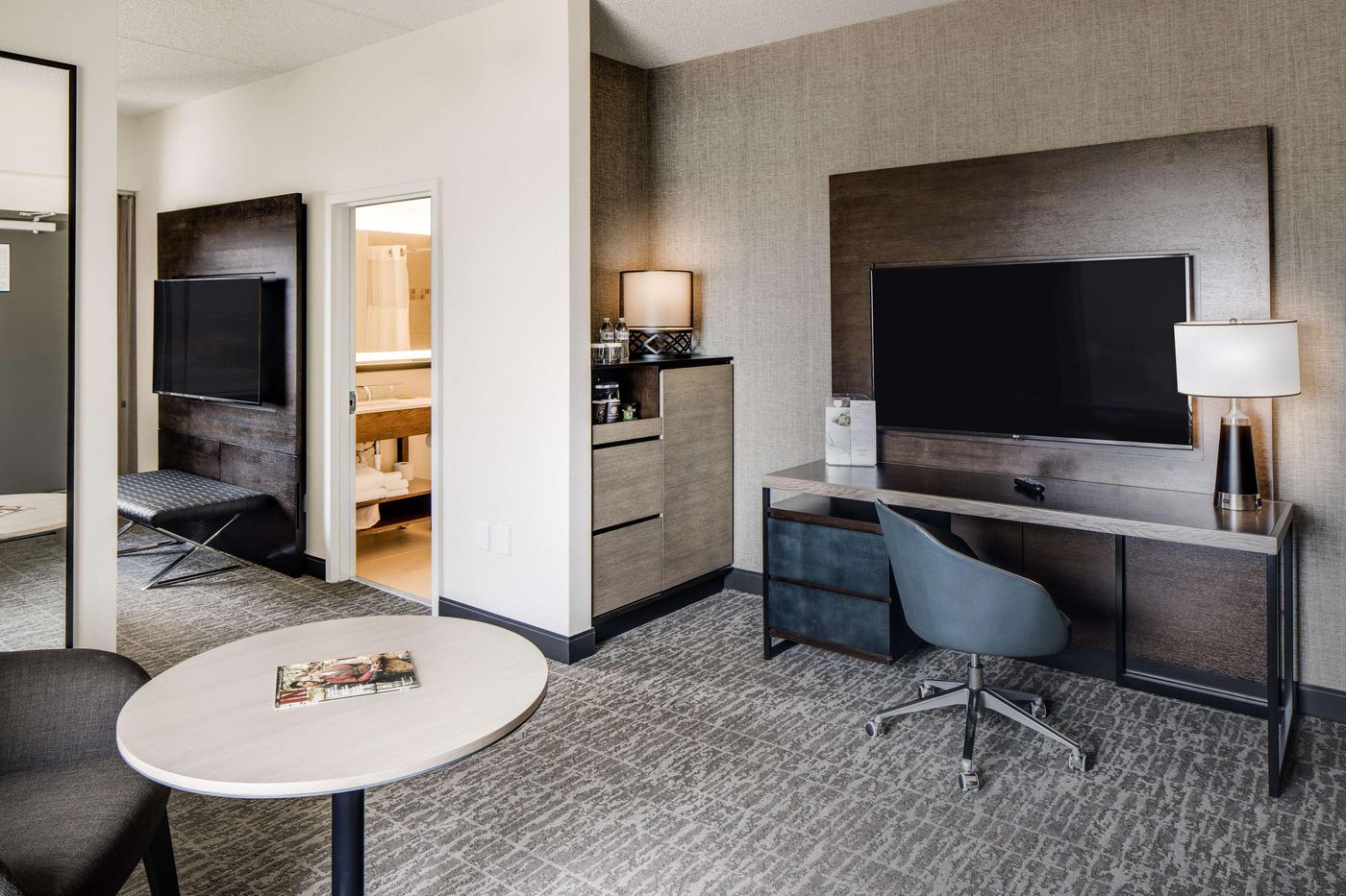 Doubletree-Hotel-Jersey-City-Room-14