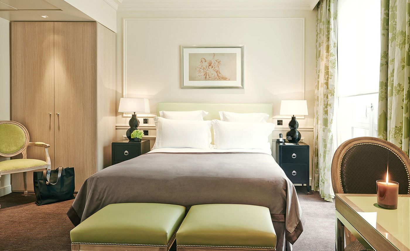 Grand-Hotel-Du-Palais-Royal-Room-28