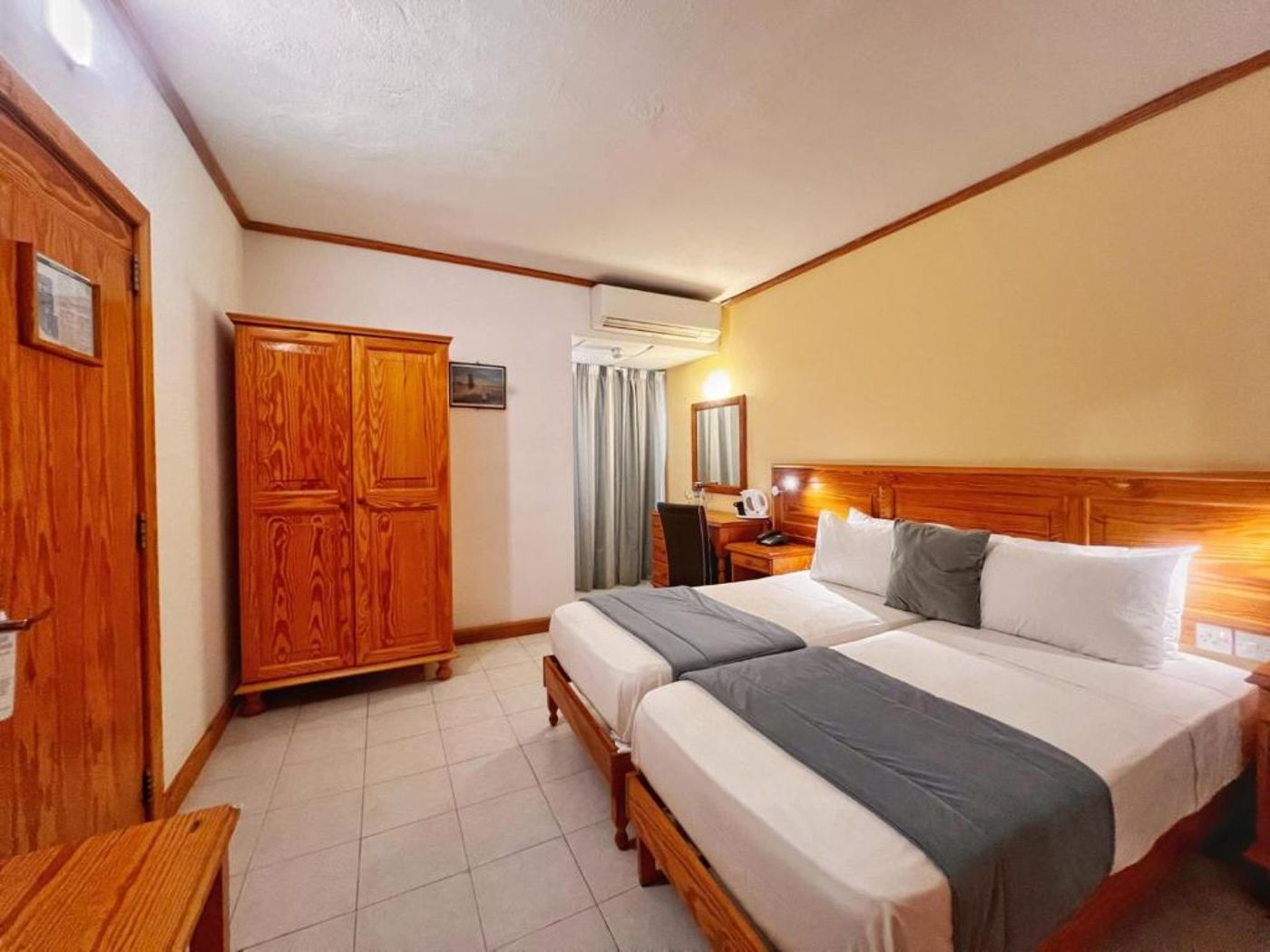 Gillieru-Harbour-Room-20