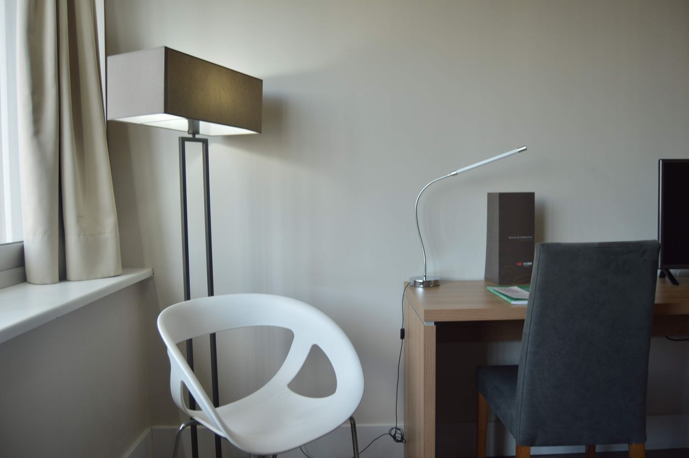 Weare-Chamartin-Room-30