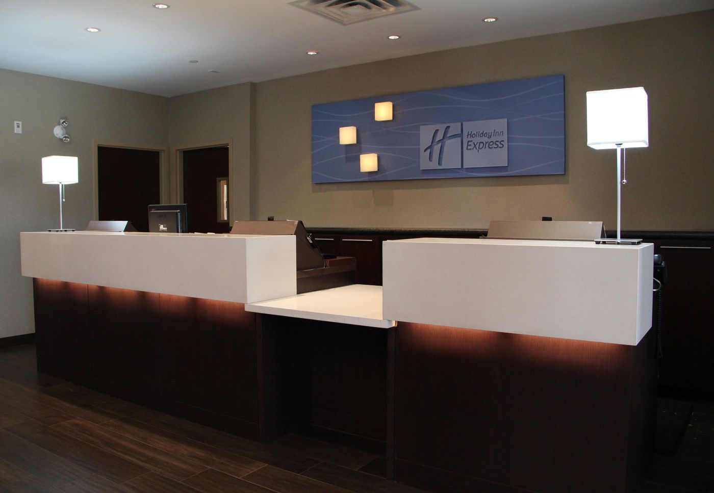 Holiday Inn Express & Suites Riverport-Canada-Richmond-Lobby-10