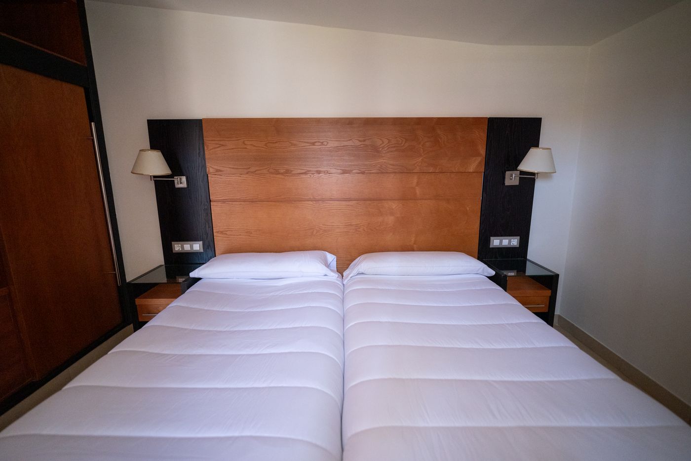 19.08.25 HL Miraflor Suites