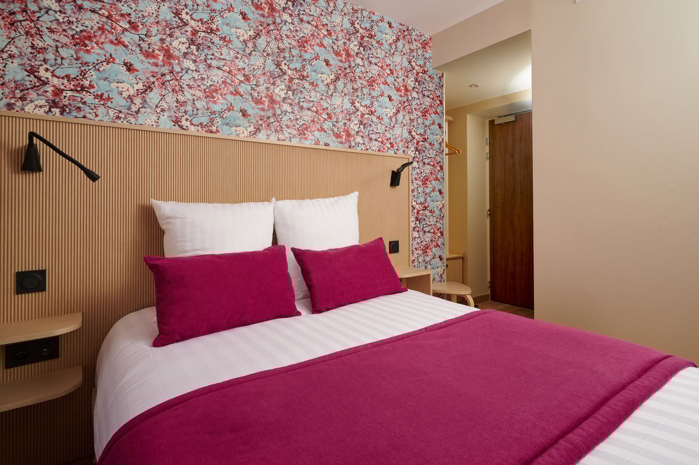 VLH-Paris-Montparnasse-Eiffel-Room-12