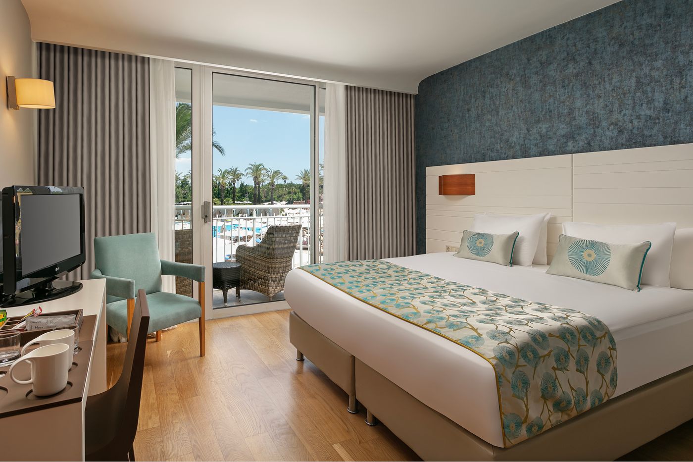 Titanic-Deluxe-Lara-Room-29