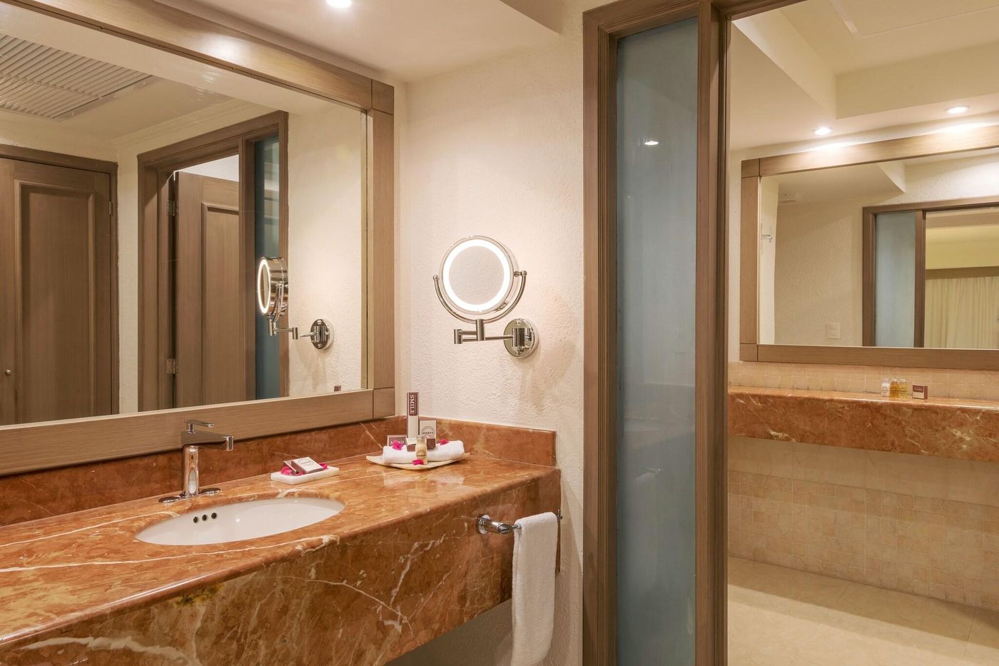 Sunscape-Resort---Spa-Room-43