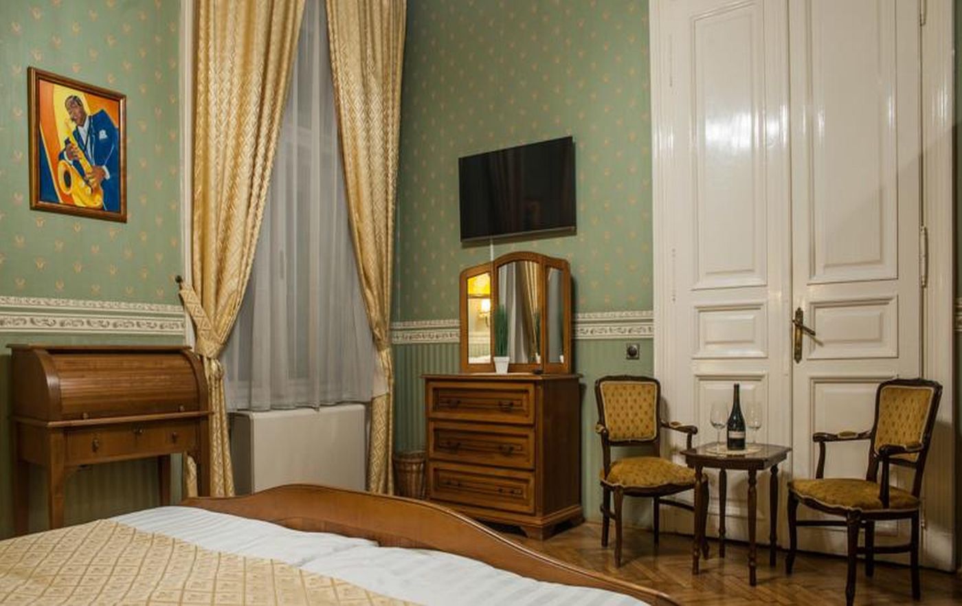 Cotton-House-Budapest-Room-20