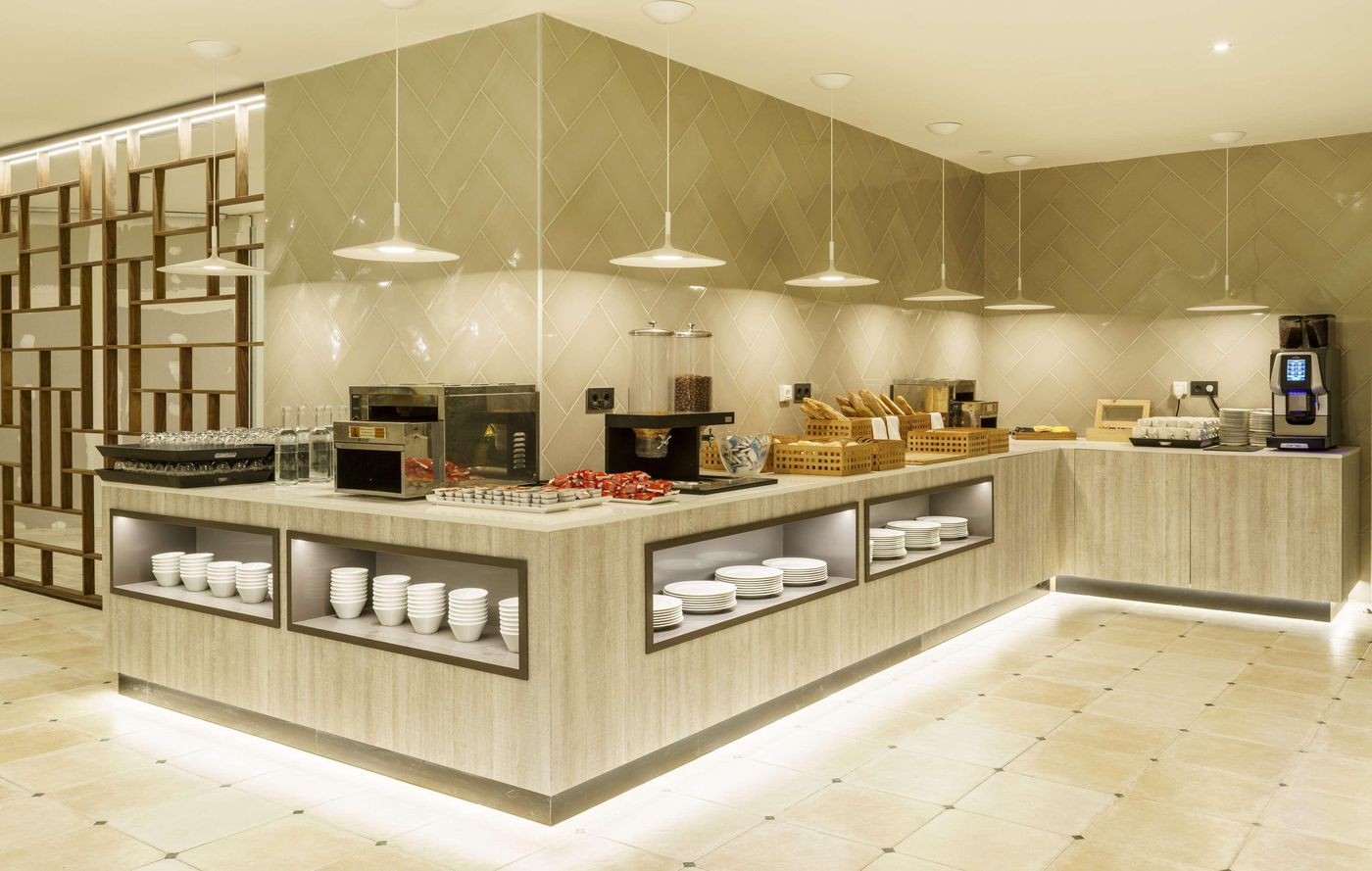 Ilunion-Fuengirola-Restaurant-51