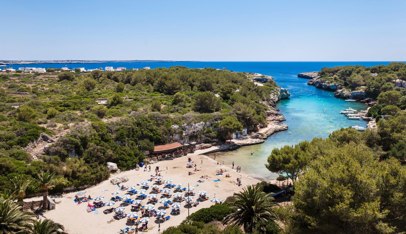 Globales-Cala------n-Blanes-Beach-9