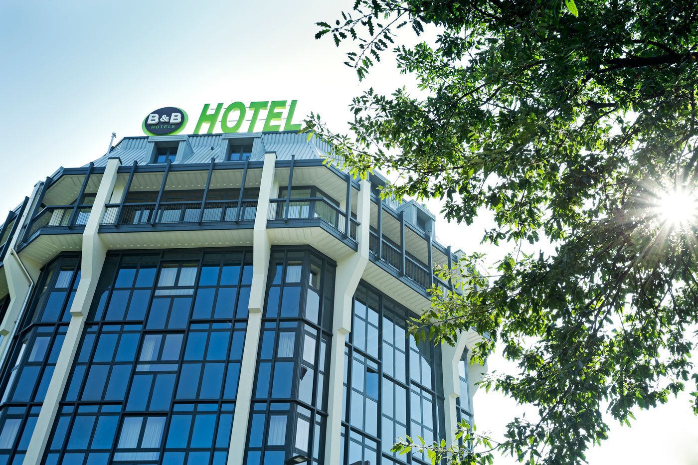 B-B-Hotel-Milano-San-Siro-General-view-1