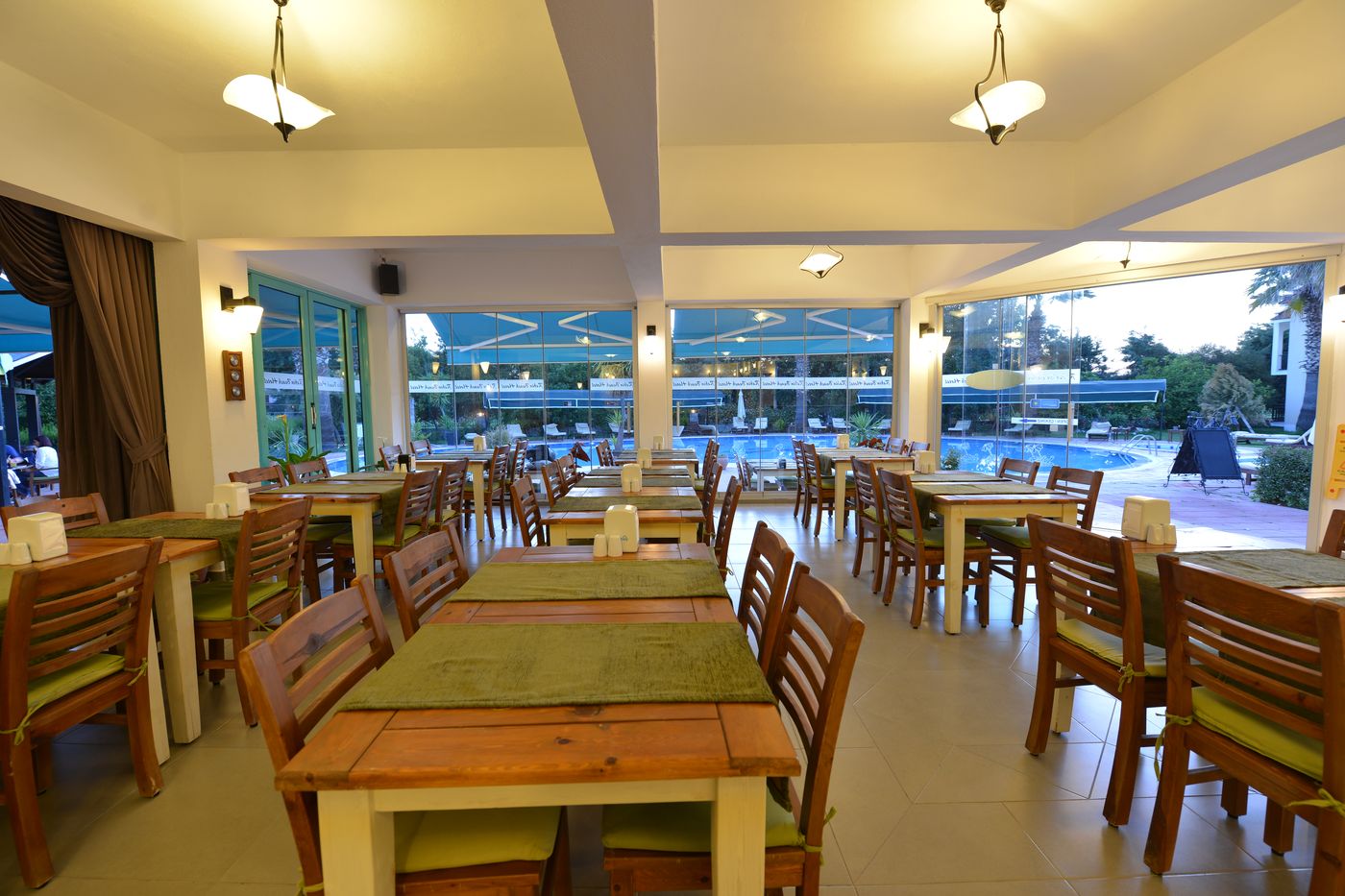 Rebin-Beach-Restaurant-52