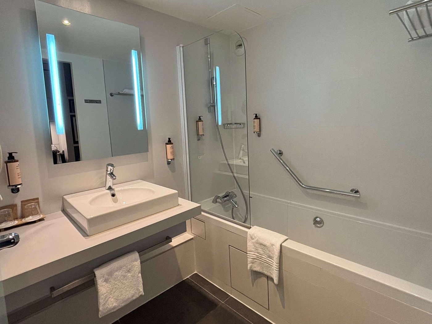 Mercure-Paris-Montmartre-Sacre-Coeur-Room-48