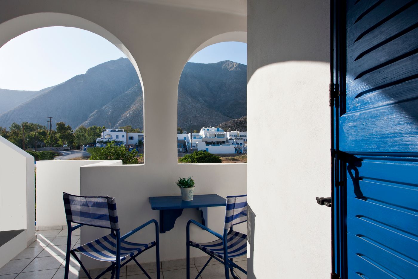 Ancient-Thira-Room-23