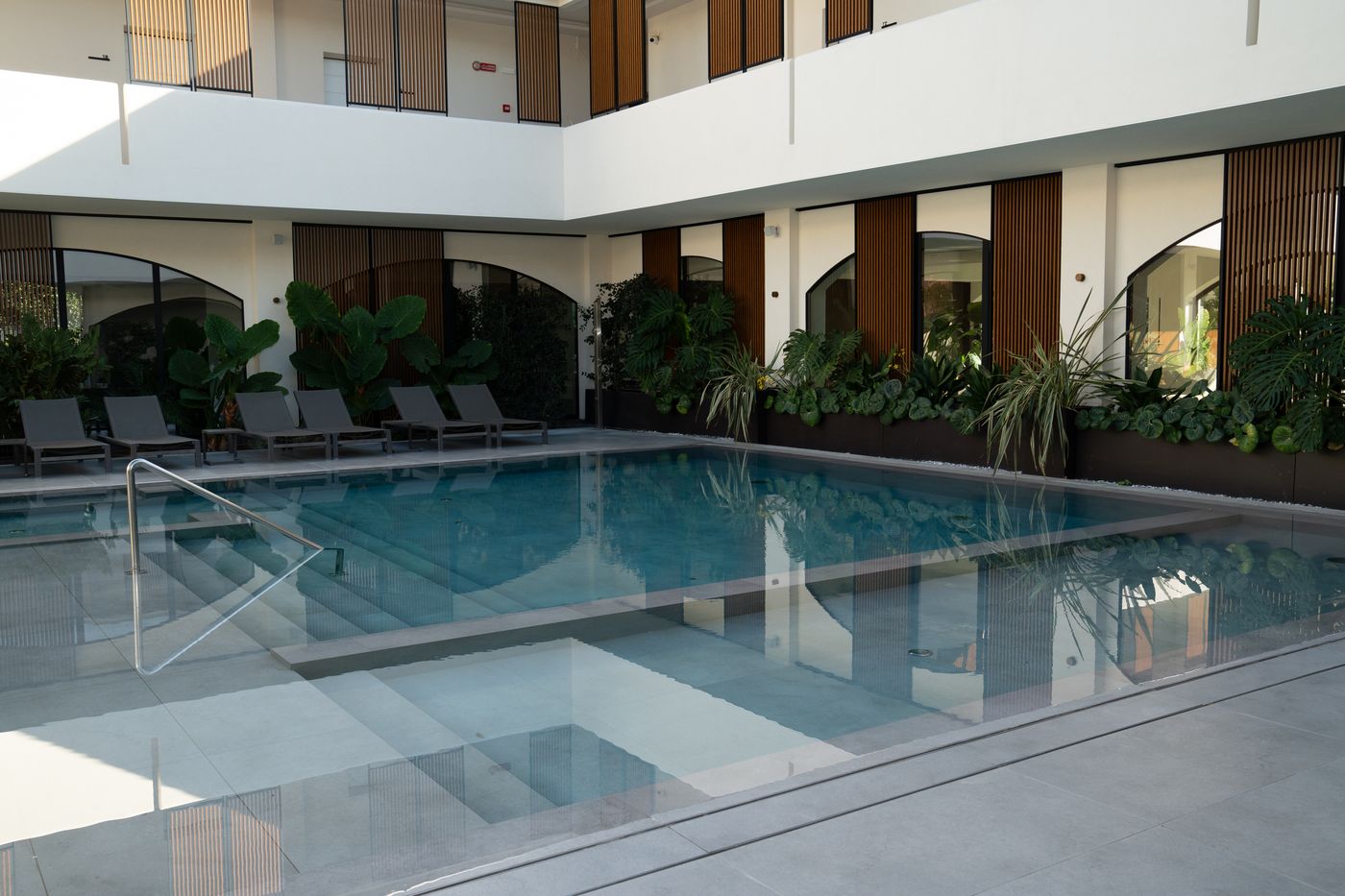 Limen-Wellness-Hotel-Pool-40