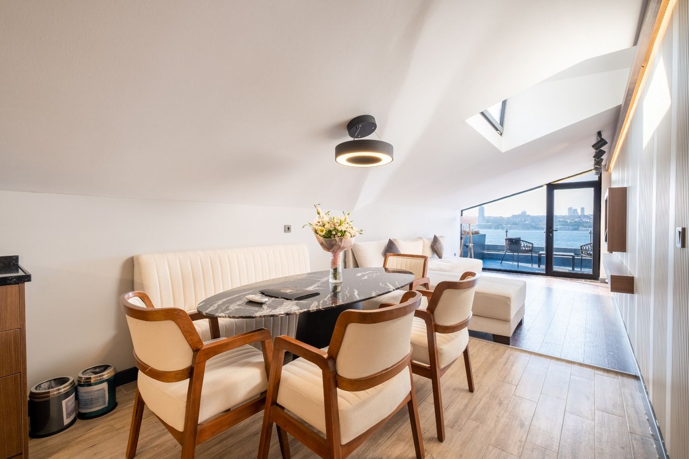 216-Bosphorus-Suite-Room-9