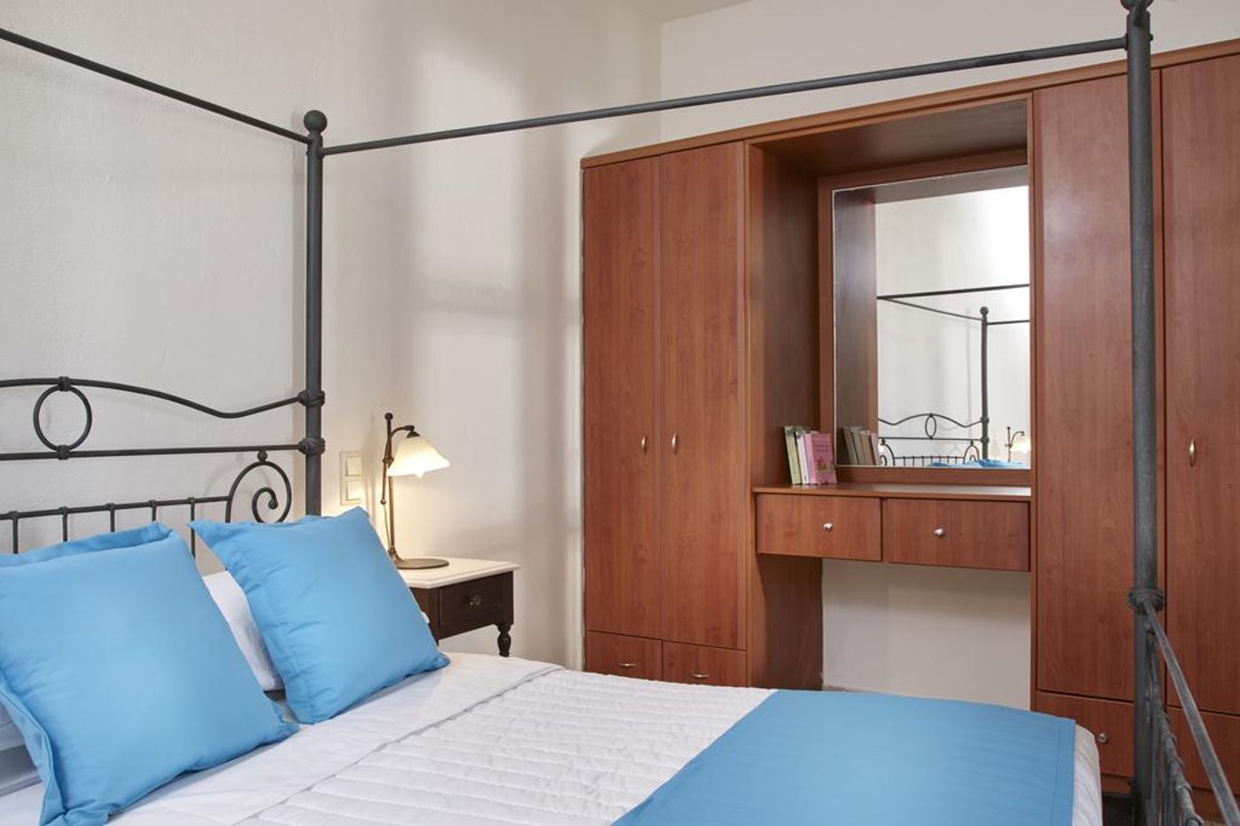 Terra-Blue-Santorini-Room-21