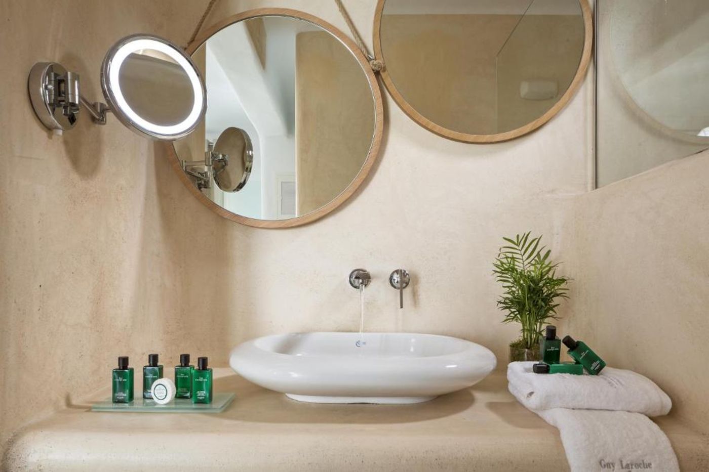 Colours-of-Mykonos-Room-18