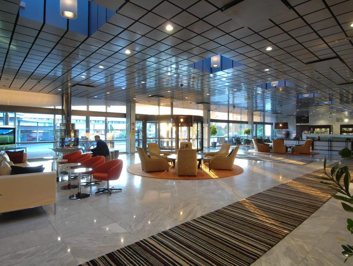 Hilton Helsinki Kalastajatorppa-Finland-HELSINKI-Lobby-9