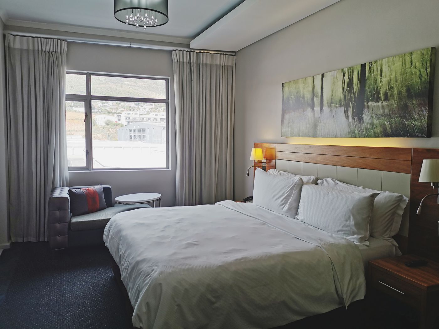 Doubletree-by-Hilton-Cape-Town-Room-37
