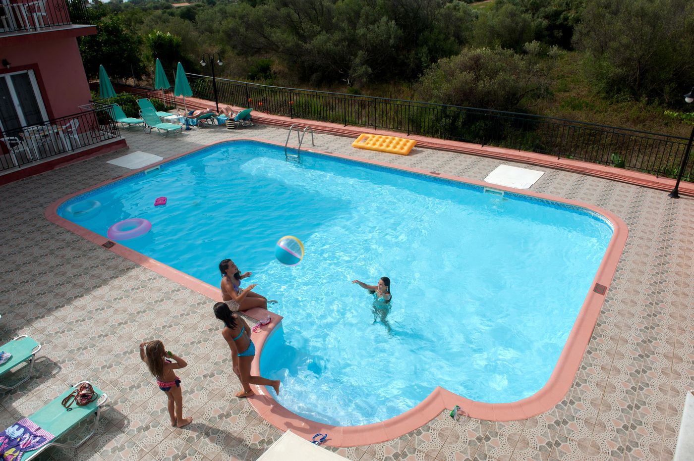 Paradise-Studios-Pool-15