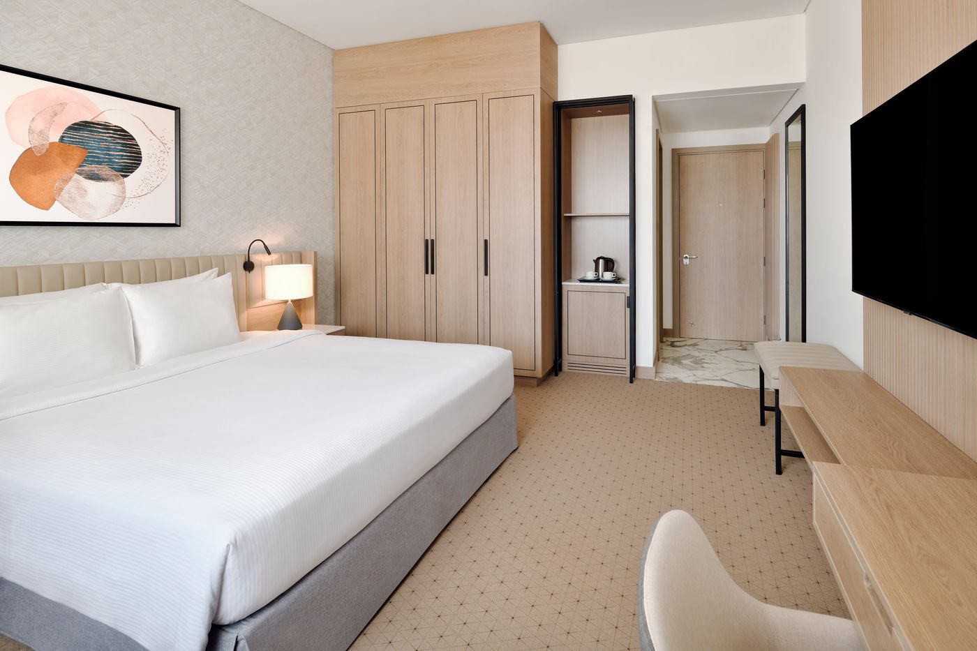 Crowne-Plaza-Jumeirah-Dubai-Room-24