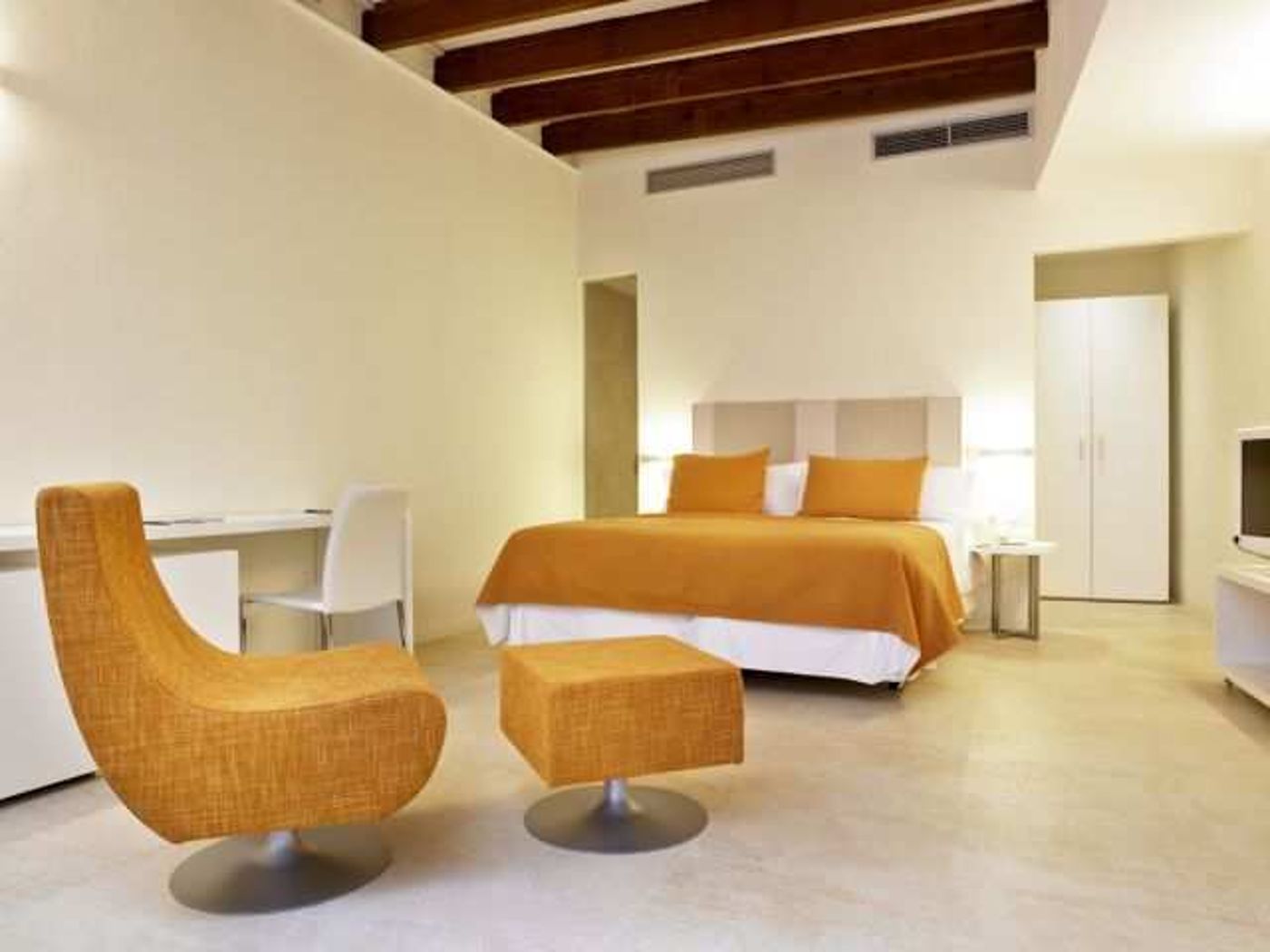 Hotel Santa Clara Urban Hotel & Spa