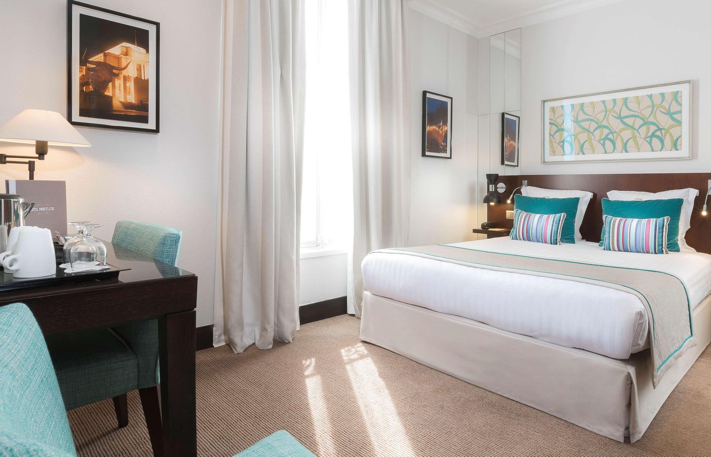 Montfleuri-Arc-de-Triomphe-Room-26