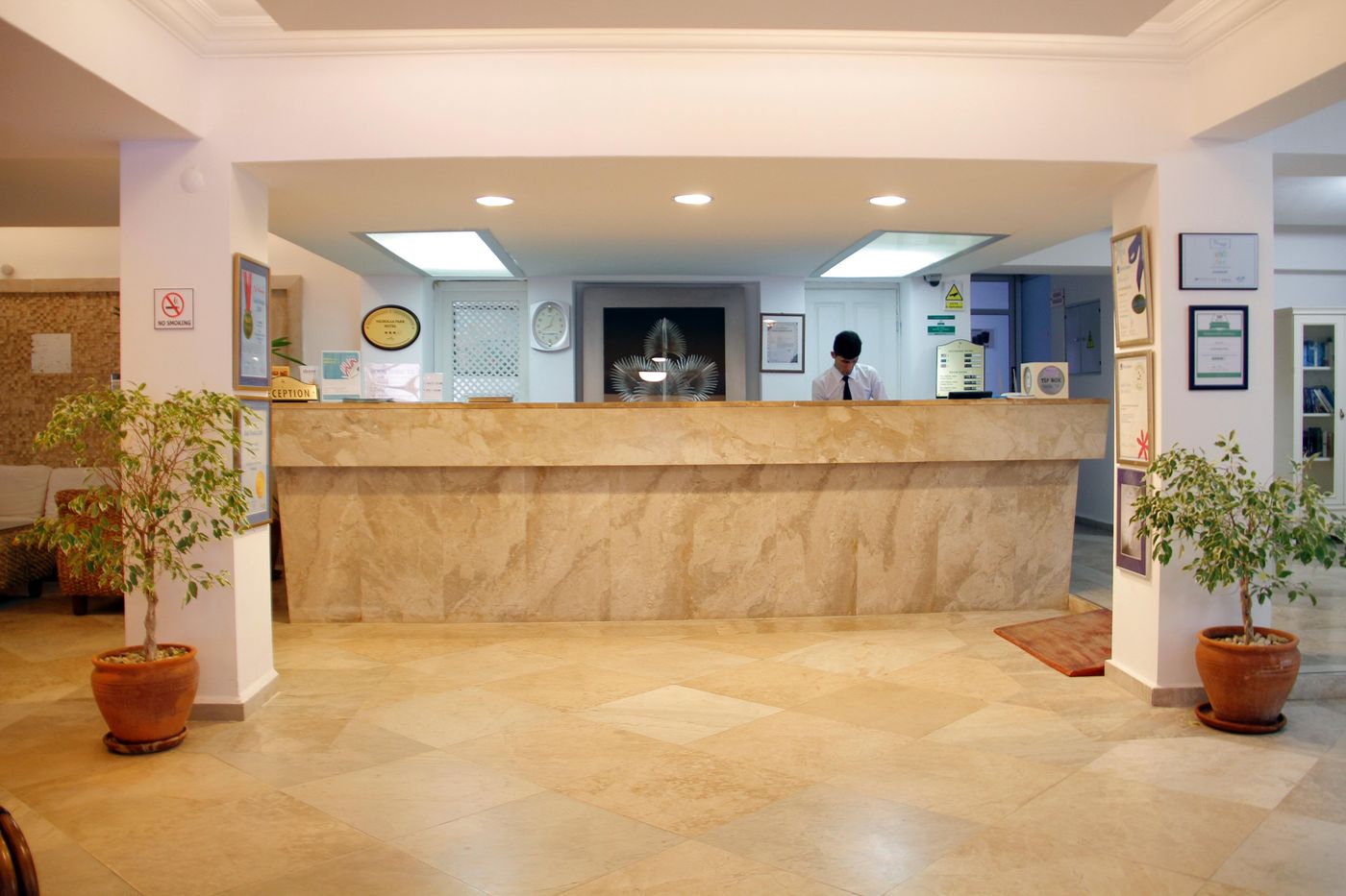 Nicholas-Park-Hotel-Lobby-58