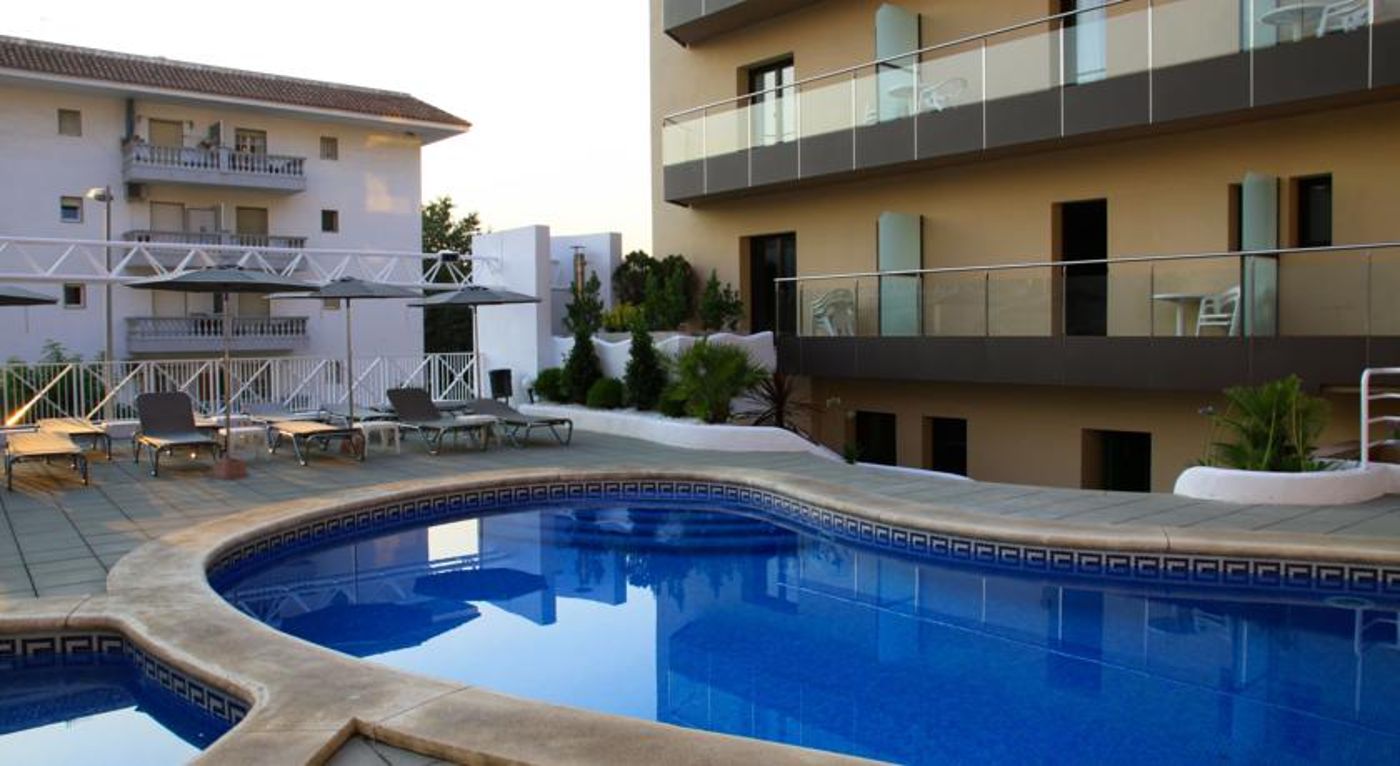 Petit Palau - Adult Only (14+)