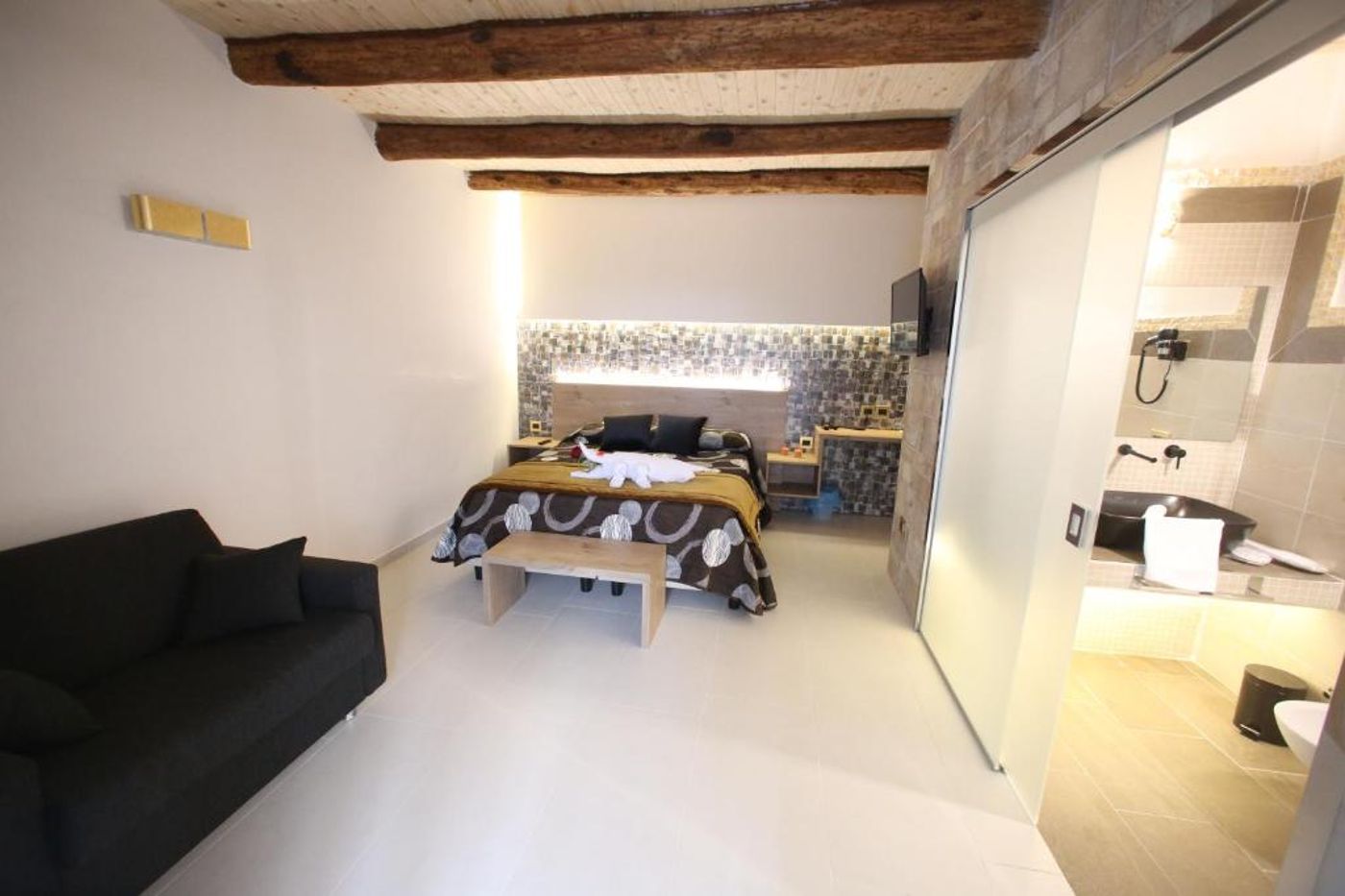 Relais Piazza del Plebiscito - Italy - Napoli - Room - 1