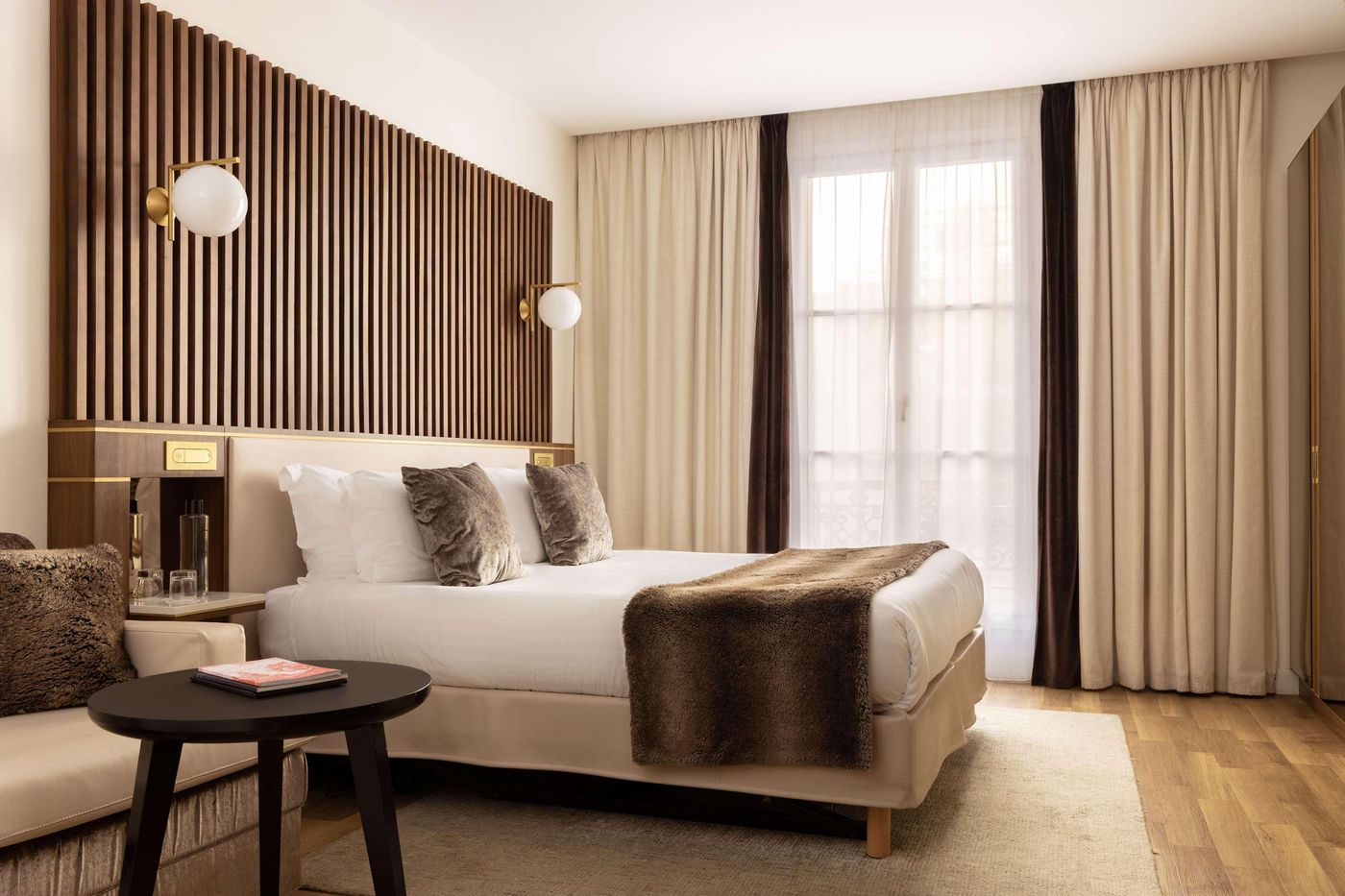 Hotel-Lord-Byron-Room-21