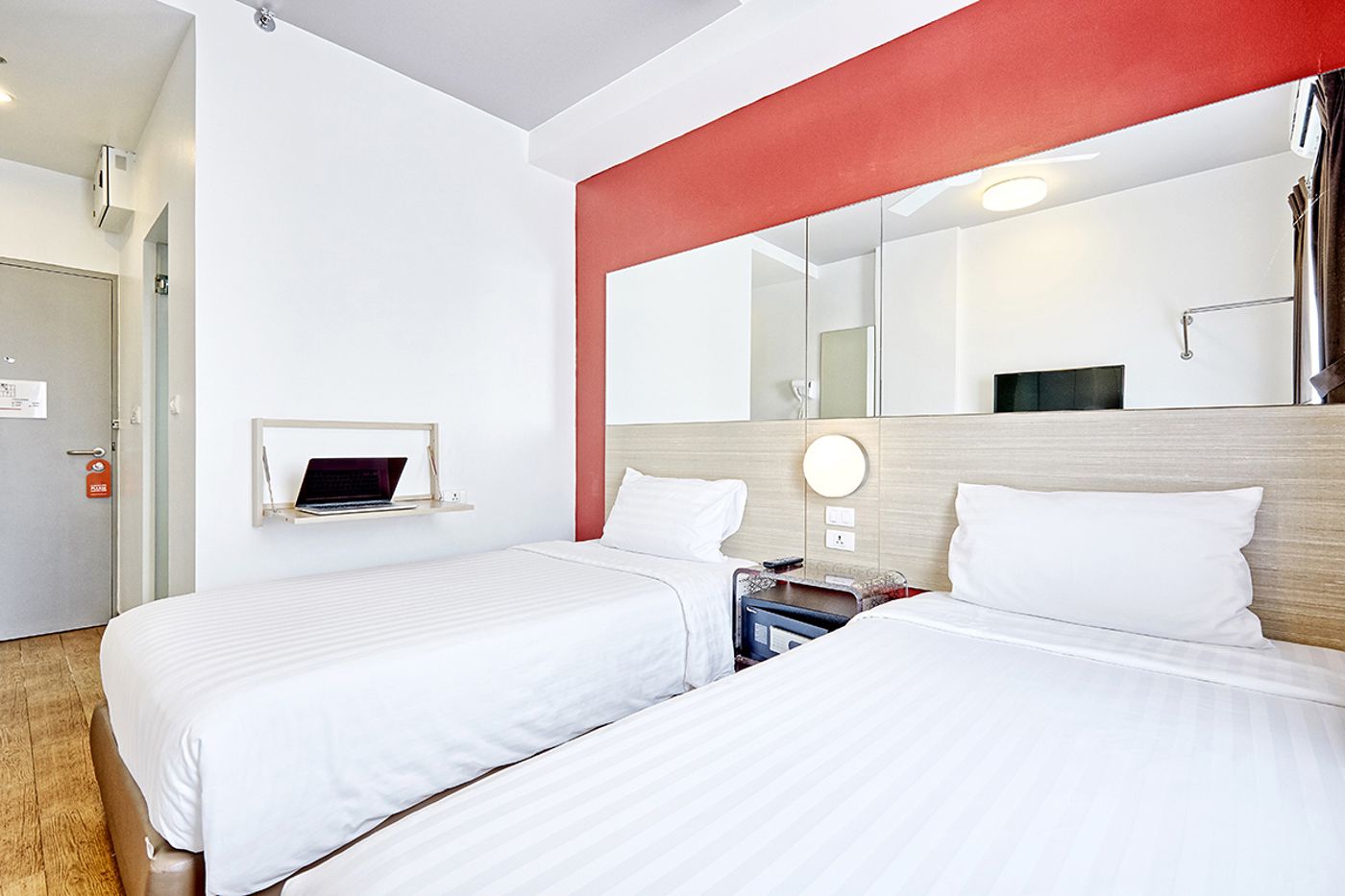 Red-Planet-Bangkok-Asoke-Room-7