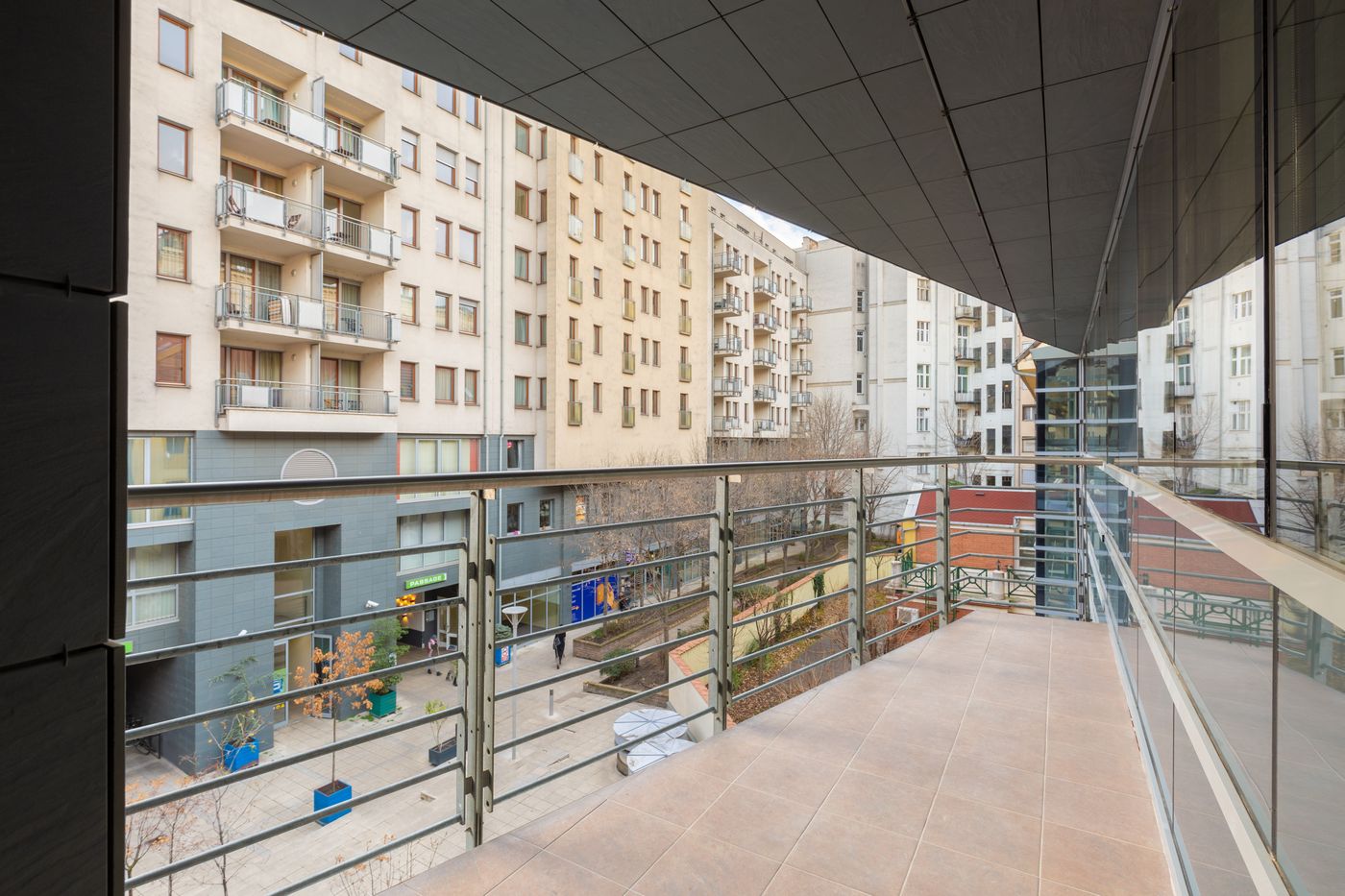 Vagabond-Downtown-Room-4