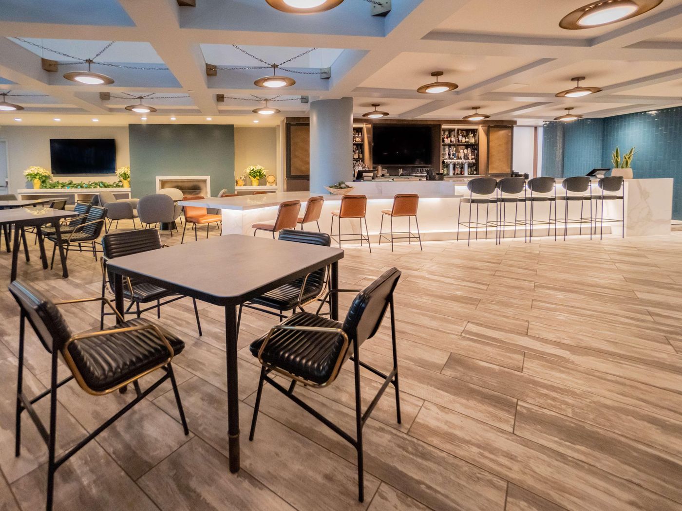 Hyatt-Regency-Long-Beach-Restaurant-13