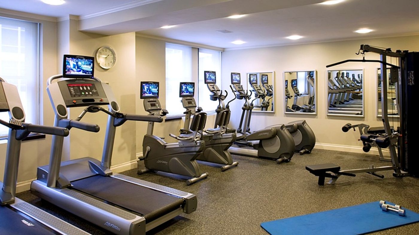 Warwick-New-York-Hotel-Sports-and-Entertainment-36