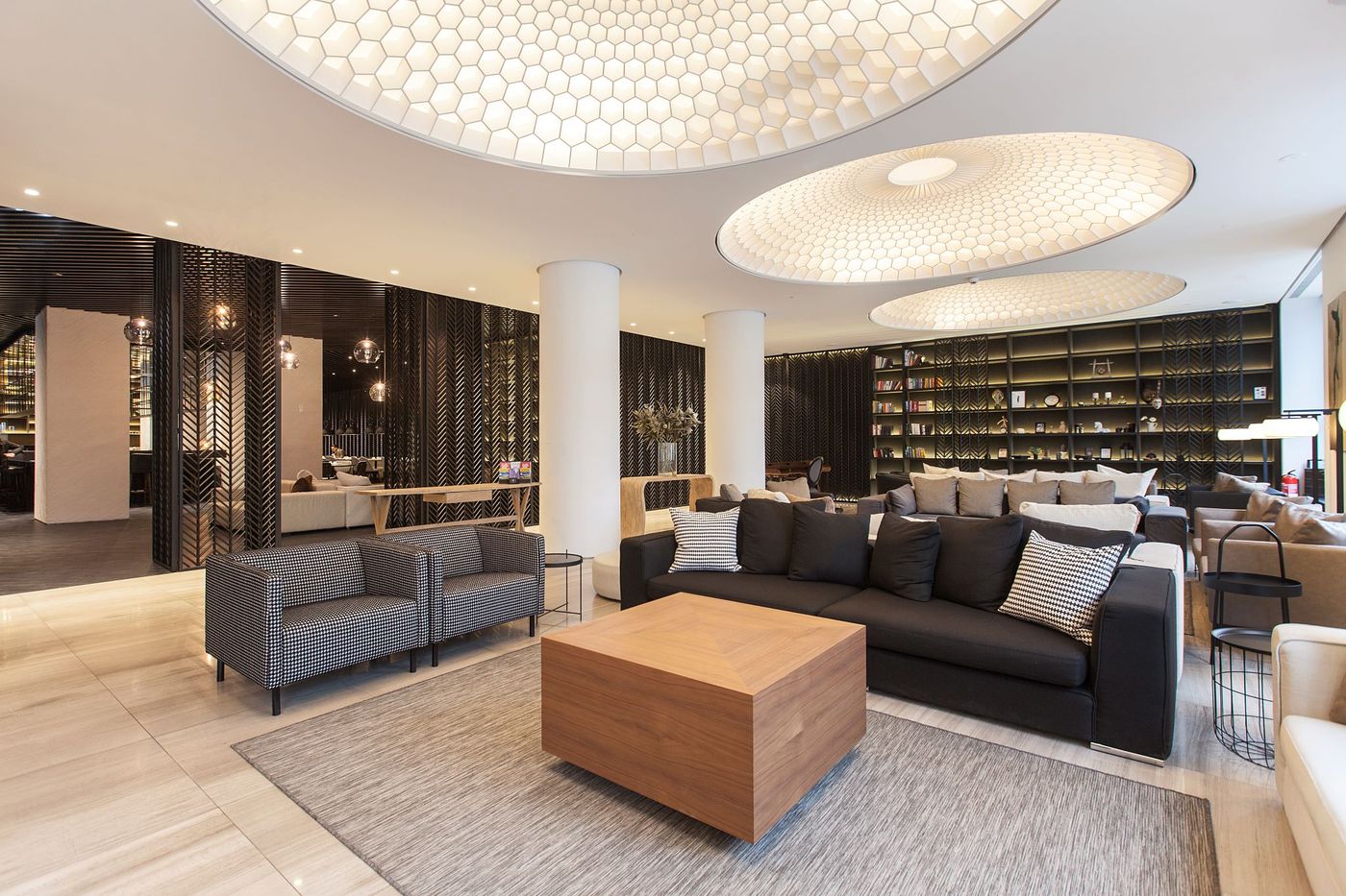 Quentin-XL-Potsdamer-Platz-Lobby-13