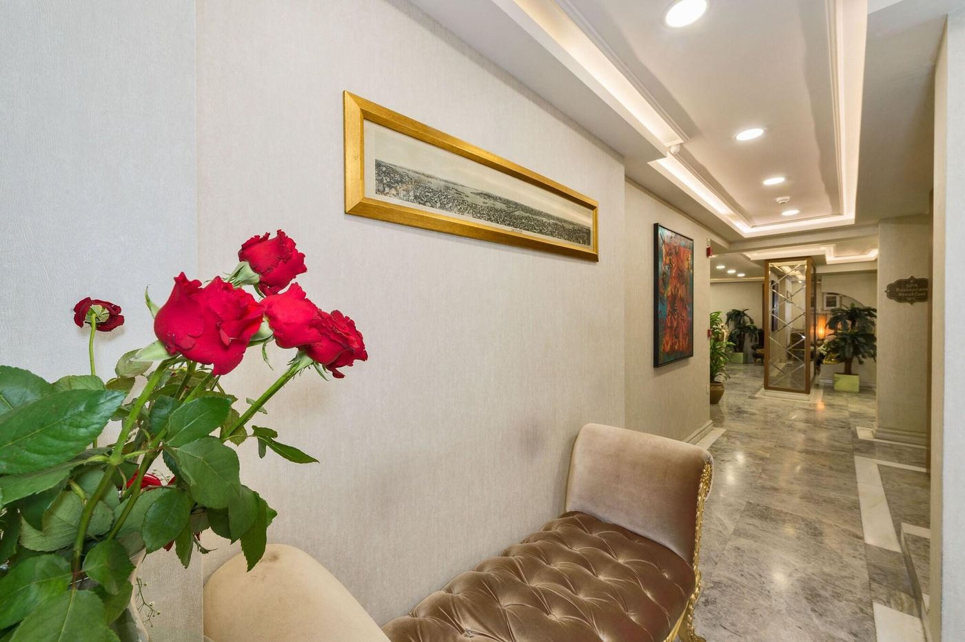Darkmen-Hotel-Lobby-30