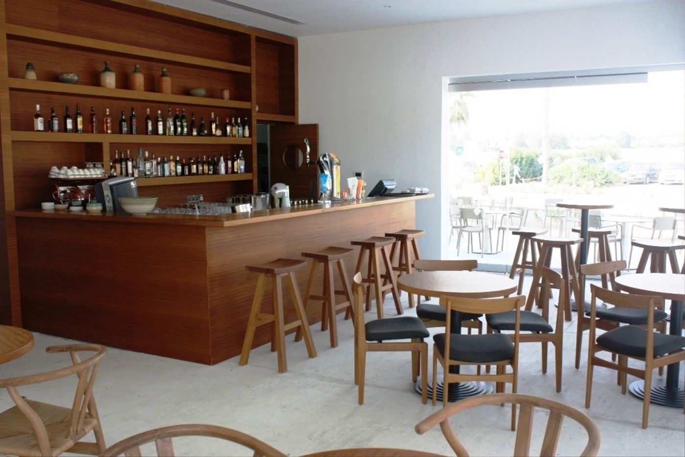 Amphora-Hotel---Suites-Bar-29