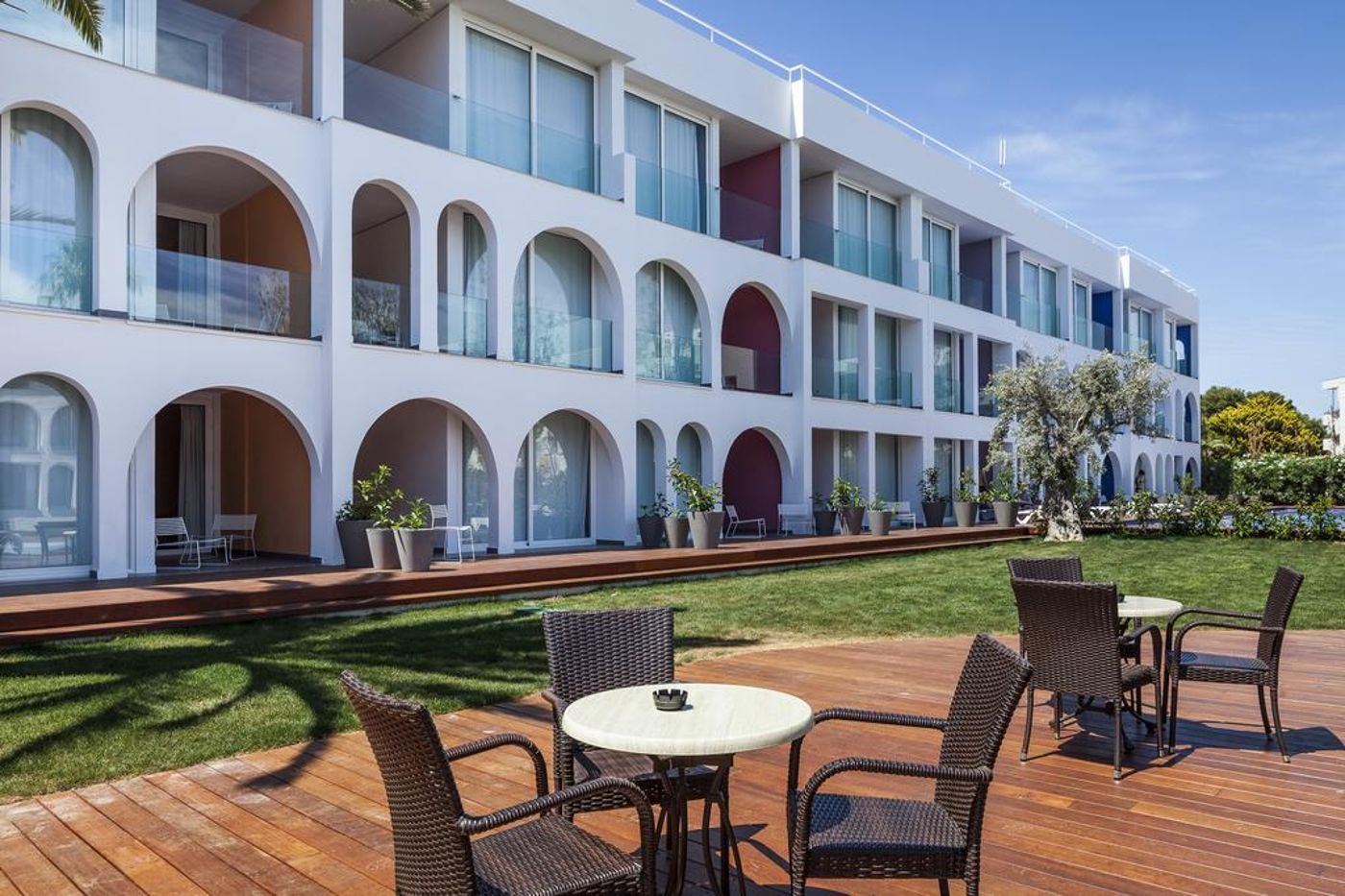 Ebano-Hotel-Apartments-Terrace-10