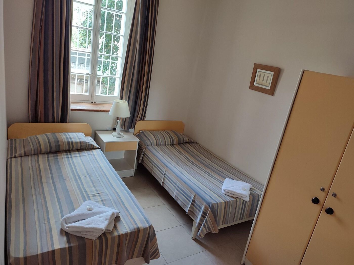 Sprachcaffe-International-Aparthotel-Pembroke-Room-50