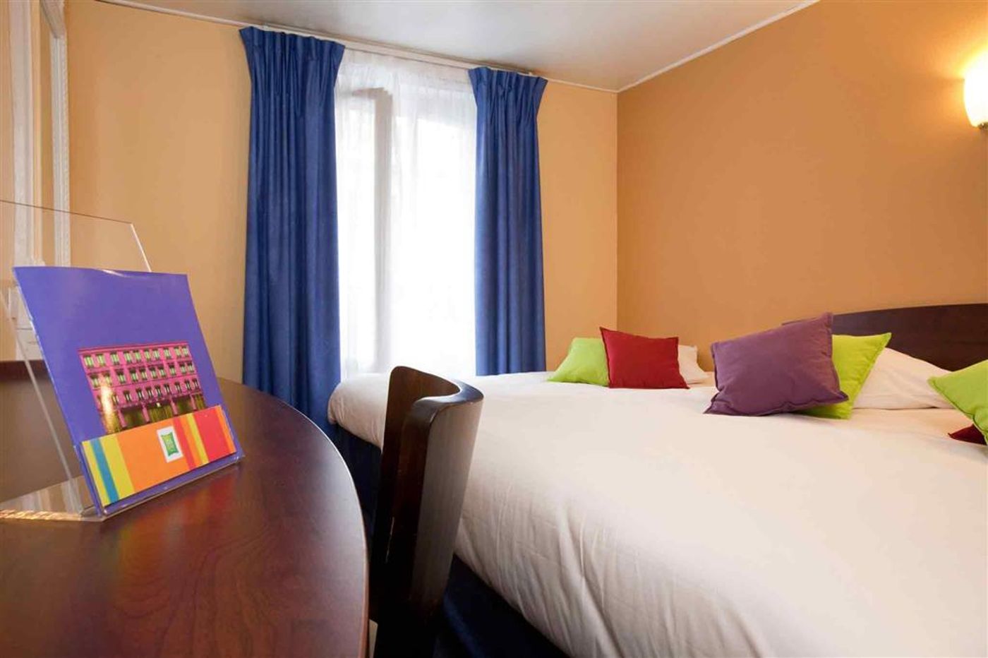 ibis-Styles-Paris-Opera-Lafayette-Room-29