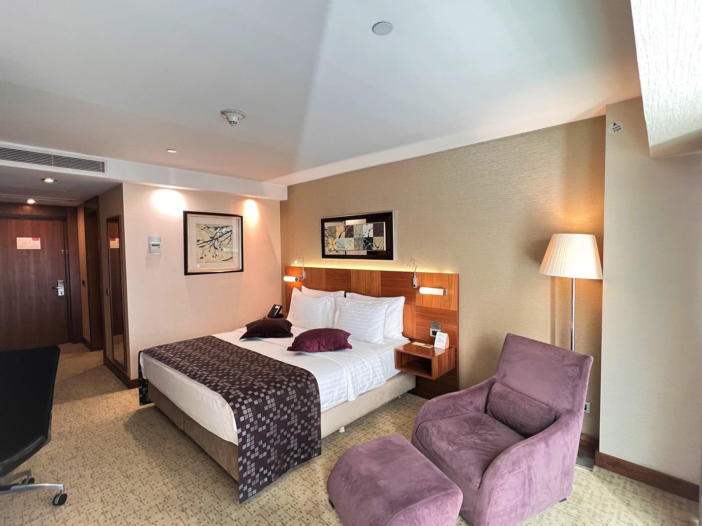 Crowne-Plaza-Harbiye-Room-3