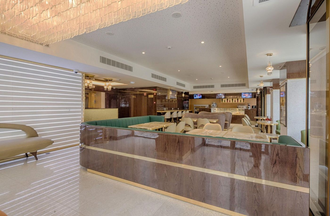 Meraprime-Gold-Design-Hotel-Bar-14